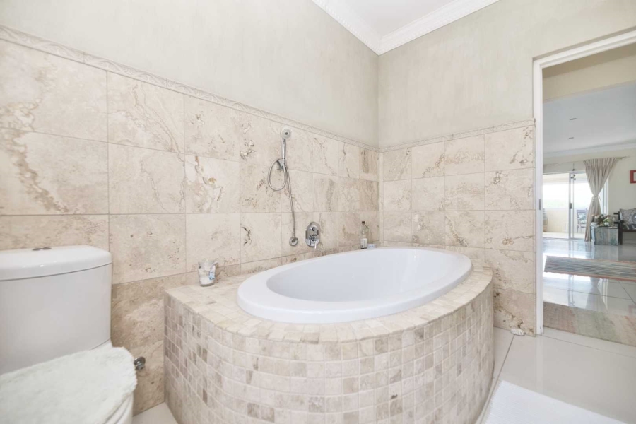 4 Bedroom Property for Sale in Pearly Beach Western Cape